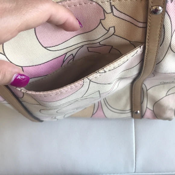 Pink Signature Coach tote purse - Picture 8 of 8
